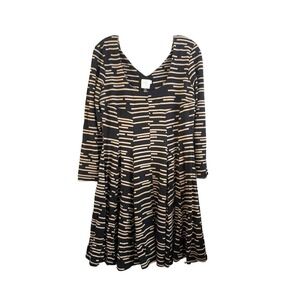 HD Paris Long Sleeve Skater Dress Size Large Black Tan‎ Geometric Stripe Jersey